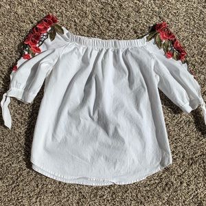 White off the shoulder top with gorgeous sleeves